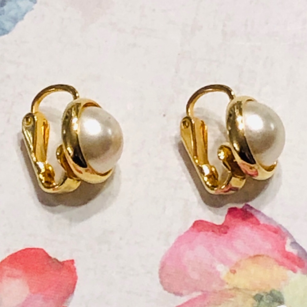 Clip On Earrings Faux Pearl Gold Tone